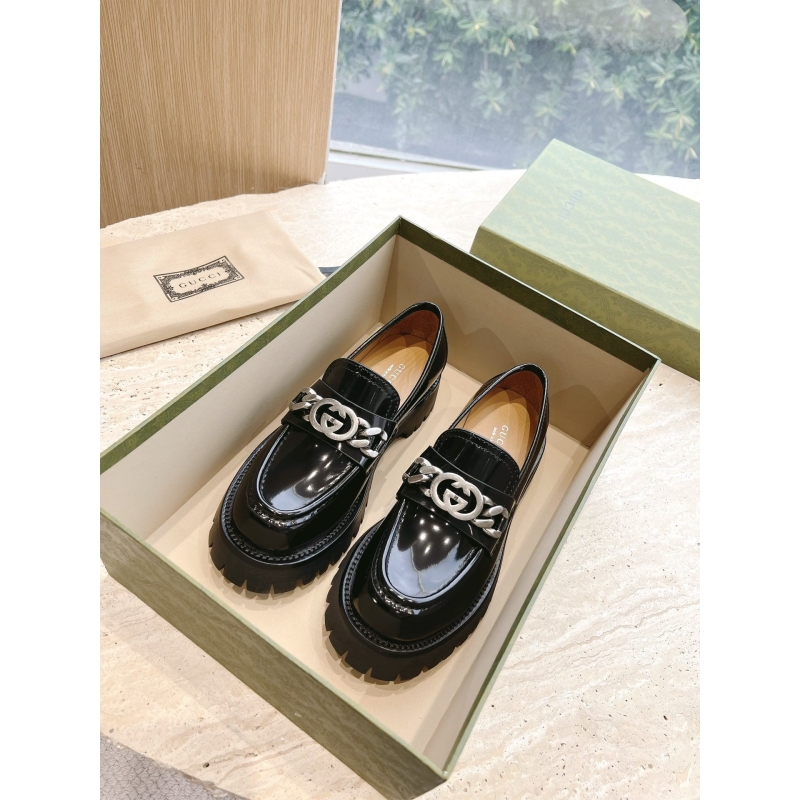 G*u*i leather shoes